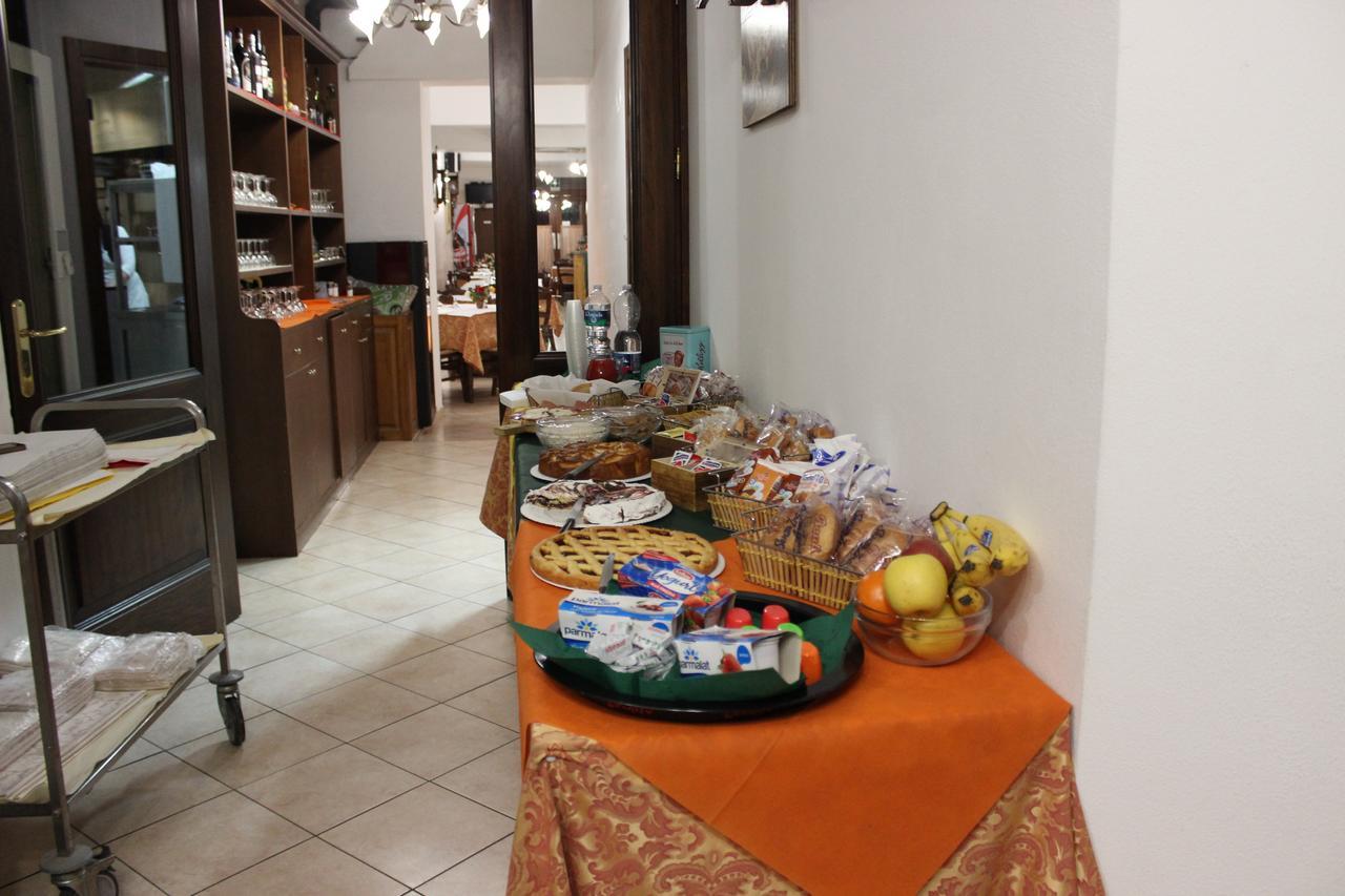 Albergo Ristorante Pizzeria La Bocca Di Bacco Abbadia San Salvator Dış mekan fotoğraf